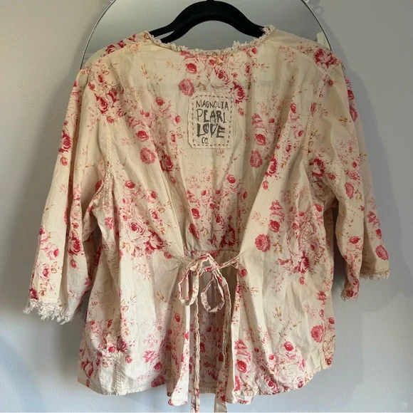 ❌SOLD❌Magnolia Pearl Floral Millie Jo Blouse TOP 1413 - Picture 7 of 10
